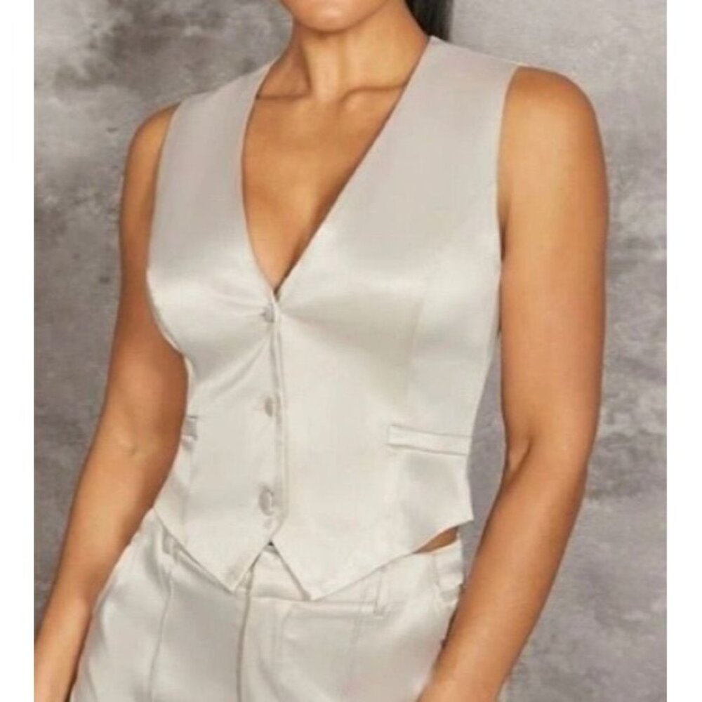 Chic Satin Deep V-Neck Sexy Stretchy Vest - Picture 3 of 4